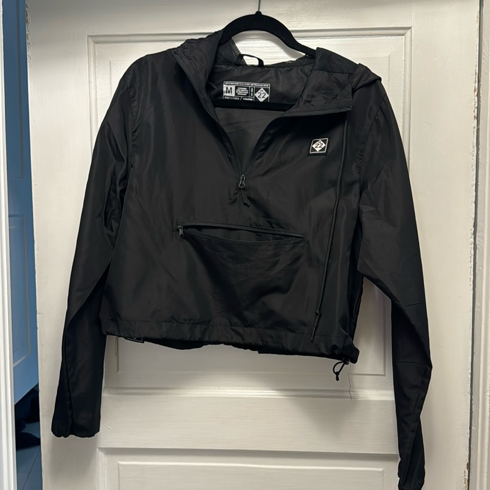M22 Cropped Windbreaker